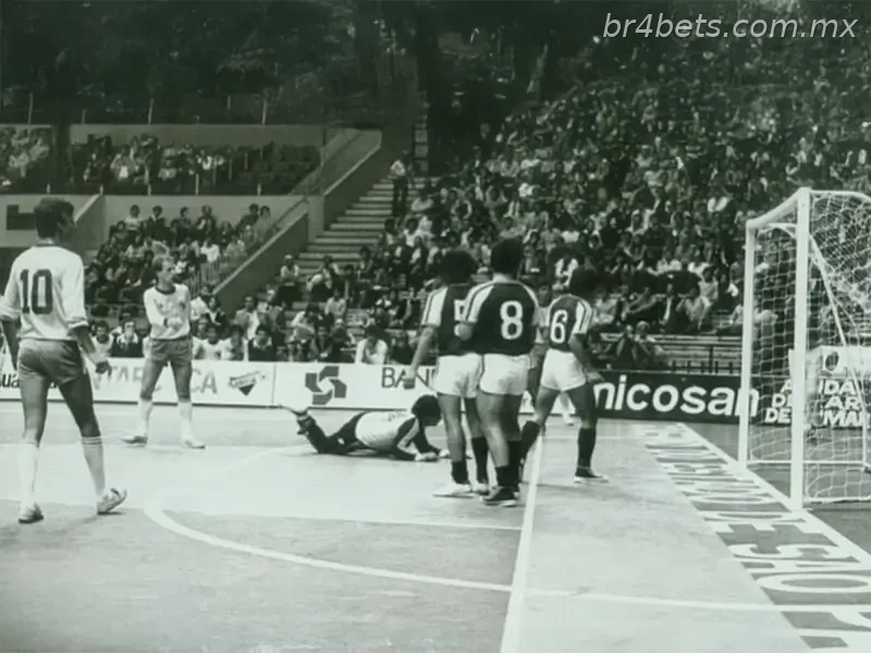 Quando o futsal foi criado?